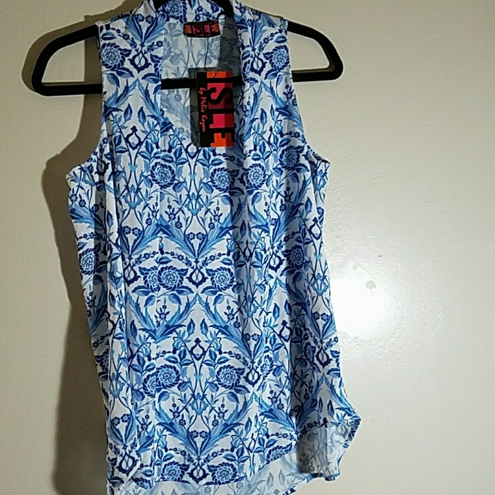 Isle sleeveless top